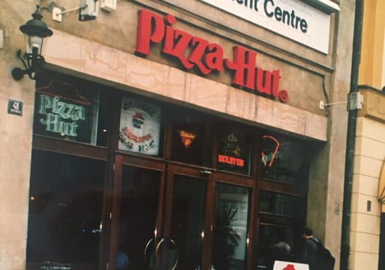The company is born with the first Pizza Hut in Poland
